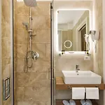 Albadea Deluxe Konukevi 4*